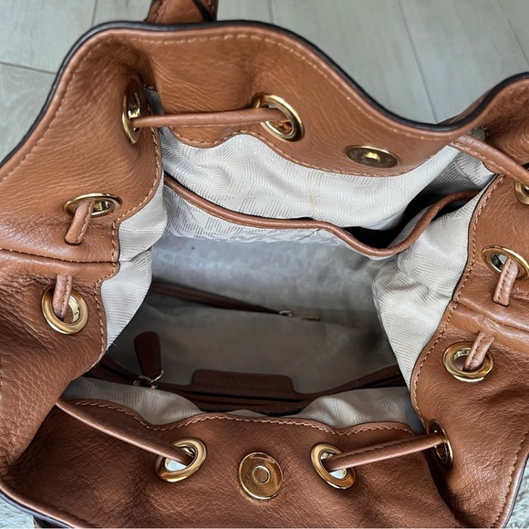 Michael Kors Medium Camden Satchel - Picture 4 of 6